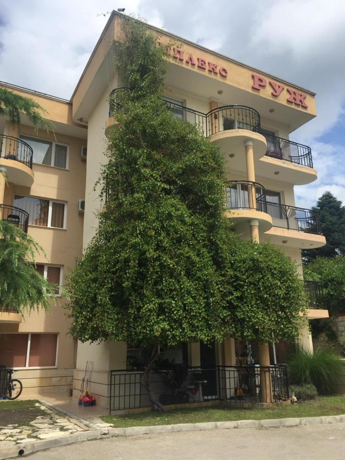 Complex Ruzh Apartments Sables d'or Extérieur photo
