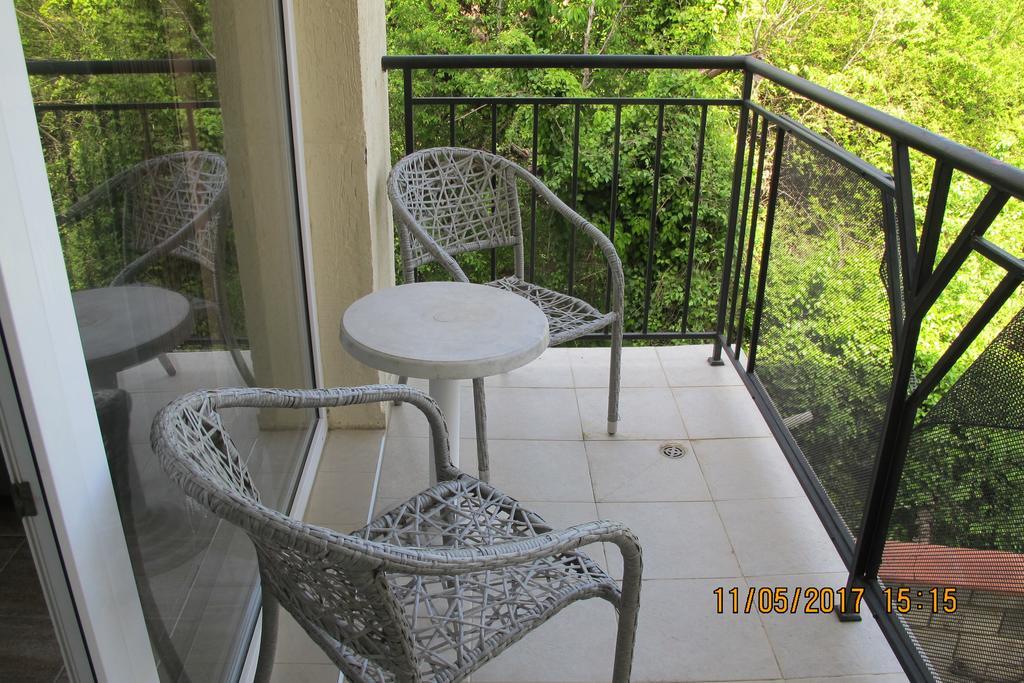 Complex Ruzh Apartments Sables d'or Extérieur photo
