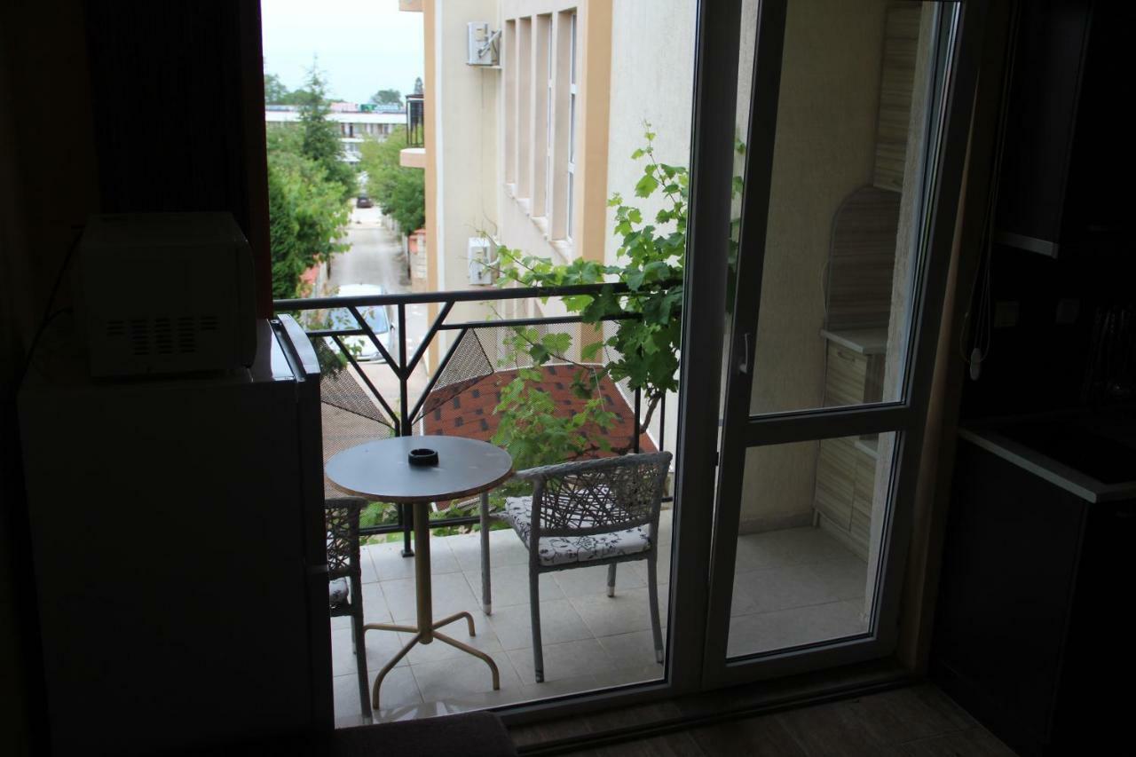 Complex Ruzh Apartments Sables d'or Extérieur photo